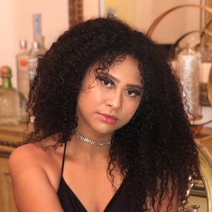 Meet your Posher, Sierra